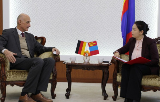 Холбооны Бүгд Найрамдах Герман Улсаас Монгол Улсад суугаа Онц бөгөөд Бүрэн Эрхт Элчин сайд ноён Хэльмут Кульцийг хүлээн авч уулзлаа