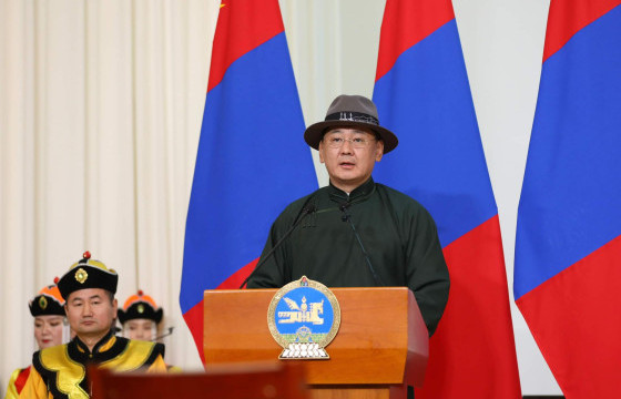 МОНГОЛ УЛСЫН ЕРӨНХИЙЛӨГЧ УХНААГИЙН ХҮРЭЛСҮХ: Монгол үндэстний цог хийморийн эгшигэн судрыг өндөрт өргөн яваа Морин хуурын чуулгад баяр хүргэе