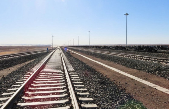 Хил дамнасан төмөр замын гүүрэн байгууламжийг барих ажлын хэсэг Гашуунсухайт боомтод ажиллалаа