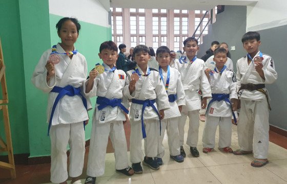 Жүдо бөхийн “Цагаан барс” клубийн хүүхдүүд медаль хүртэв