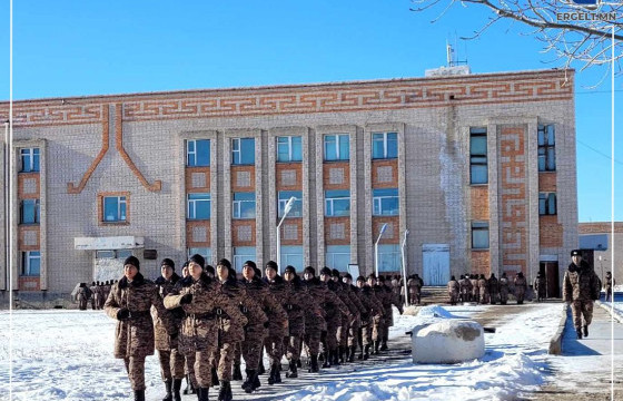 ТАНГАРГАА ӨРГӨХӨӨР ХҮЛЭЭЖ БУЙ БАЙЛДАГЧДЫН НЭГ ӨДӨР