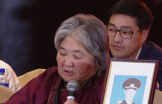 ХОХИРОГЧИЙН ЭЭЖ: Батлан хамгаалахын сургуулийг төгсөх гэж байсан хүүг минь согтуу дарга нар авч яваад хавцал дээгүүр шидэгдэж амийг нь хохироосон