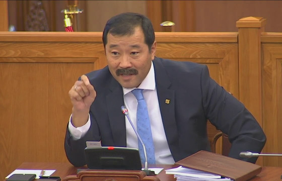 Ж.БАТ-ЭРДЭНЭ: “Эрдэнэс таван толгой” компанийн ноогдол ашиг өгөх ёстой мөнгөөр төмөр зам тавьсан гэсэн үг