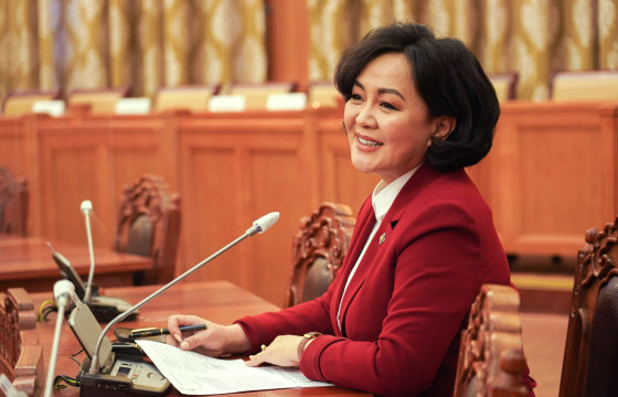 УИХ-ын гишүүд Б.Жаргалмаа гишүүний төрсөн өдрийг Төрийн ордонд тэмдэглэж байна