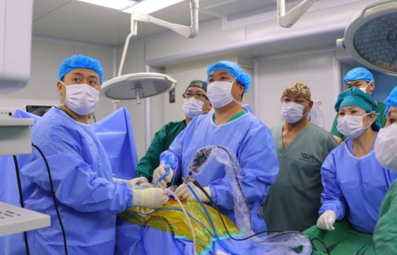 ГССҮТ нурууны дурангийн мэс заслыг эмчилгээнд нэвтрүүллээ