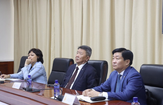 АЮУЛГҮЙ БАЙДАЛ, ГАДААД БОДЛОГЫН БАЙНГЫН ХОРООНЫ ДАРГА, ГИШҮҮД БАТЛАН ХАМГААЛАХ ЯАМАНД АЖИЛЛАА