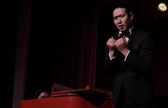 Олон улсын дуурийн дуулаачдын уралдаанд С.Бат-Эрдэнэ гранпри шагнал хүртжээ