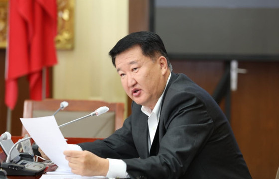 Д.БАТ-ЭРДЭНЭ: Цар тахлын үед далд эдийн засаг бий болж, нүүрснээсээ үнэтэй тээвэр бий болсон