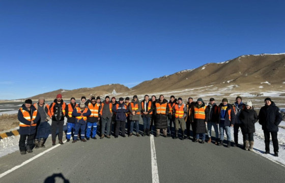 “БАРУУН БҮСИЙН БОСОО ТЭНХЛЭГИЙН АВТО ЗАМЫГ ХӨГЖҮҮЛЭХ ХӨРӨНГӨ ОРУУЛАЛТЫН ХӨТӨЛБӨР” ТӨСӨЛ-2 АВТО ЗАМЫН БАЙНГЫН ЗАСВАР, АРЧЛАЛТЫН ТАЛААРХ СУРГАЛТ ЗОХИОН БАЙГУУЛАГДЛАА