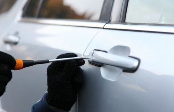 Автомашин хулгайлдаг 17-19 насны бүлэг этгээдүүдийг саатуулжээ