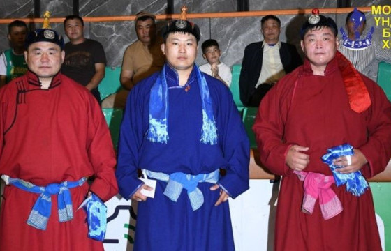 Ургацын баярын барилдаанд аймгийн хурц арслан Н.Өсөхбаяр түрүүлэв