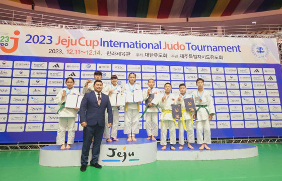 Жүдочин хүүхдүүд Жэжүгийн тэмцээнээс медаль хүртлээ