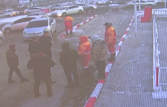 Шатахуун түгээх станцын түгээгчийн биед халдсан гэх хэргийг шалгаж эхэлжээ