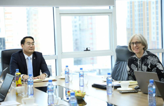 Дэлхийн банкны зөвлөх Сара Бэйлс ЭМДЕГ-т ажиллаж эхэллээ