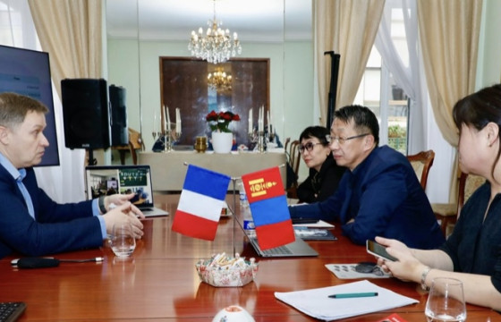 Сурагчид Eduten платормоор математикийн хичээлийг судална