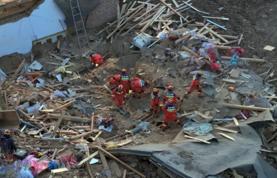 БНХАУ-д 6.2 магнитудын хүчтэй газар хөдөлж, 100 гаруй хүн амиа алджээ