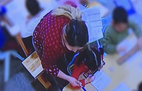  306 ДУГААР ЦЭЦЭРЛЭГИЙН ЭРХЛЭГЧ Э.АРИУНАА: ХЯНАЛТЫН КАМЕРААР ХҮҮХДҮҮДИЙГ ЗОДОЖ, ЧИМХСЭН БАГШИЙГ ИЛРҮҮЛЛЭЭ