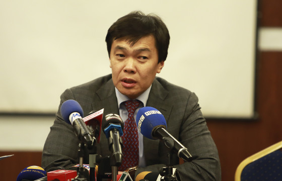 НҮҮРСНИЙ СОНСГОЛ: 