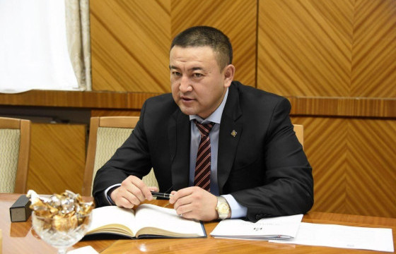 Сонсголд Эрчим хүчний сайд Б.Чойжилсүрэн, 