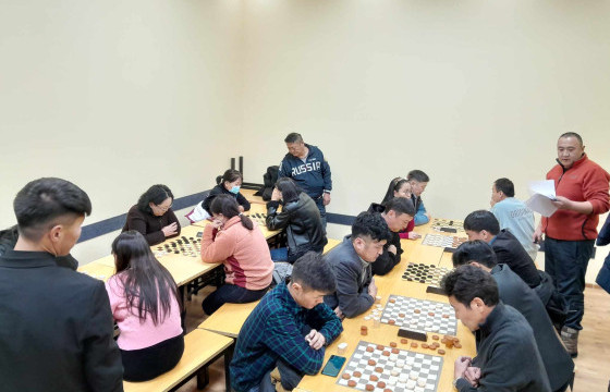 МУБИС-ийн багш, ажилчдын даамын тэмцээн өндөрлөлөө