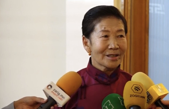 МУГЖ Д.ОТГОНЖАРГАЛЫН ЭЭЖ Т.ЖҮГДЭР: Охиныхоо дууг өдөрт давтан сонсож, заримдаа нулимс унагана