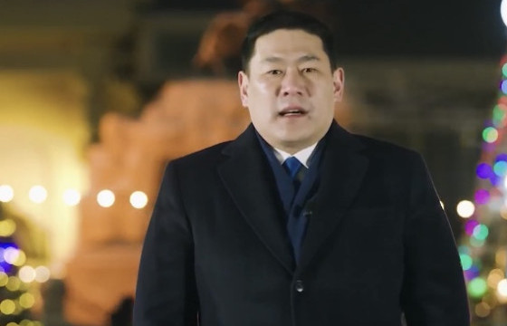 Л.ОЮУН-ЭРДЭНЭ: Авлигын олон асуудлыг дэлгэж нийгмийг бухимдуулсанд уучлаарай. Ирэх жилүүдэд бухимдалгүй байх эхлэл тавигдаж байна