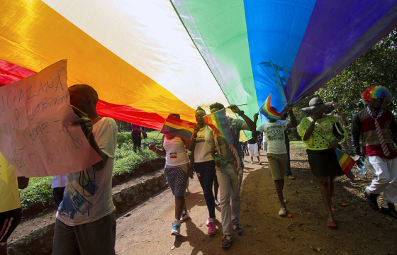 Угандагийн ЛГБТ идэвхтэн халдлагад өртөж, биеийн байдал нь маш хүнд байна гэв