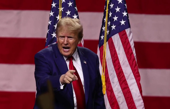 Д.Трампыг Ерөнхийлөгчийн сонгуульд нэр дэвших асуудлыг АНУ-ын Дээд шүүх дахин хэлэлцэхээр болжээ