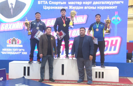 Чөлөөт бөхийн олон хотын тэмцээн өндөрлөв