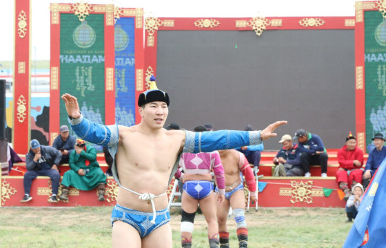 Гавьяат Ц.Шийрэв багшийн нэрэмжит 256 бөхийн барилдаанд Б.Гончигсүрэн түрүүллээ