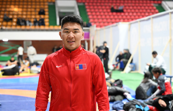 Э.Тэмүүлэн улсын аваргын алтан медалийн төлөө барилдана