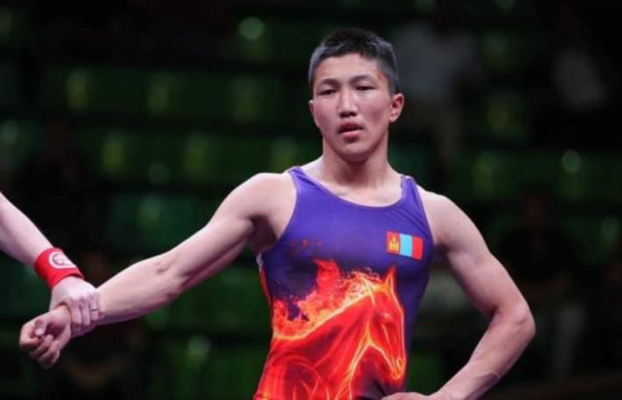 Н.Насанбуян, залуу тамирчин Б.Мөнх-Эрдэнэд ялагдлаа  