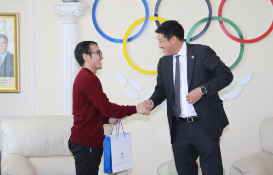 Азийн наадмын аварга Б. Отгонболдод МҮОХ хүндэтгэд үзүүлэв