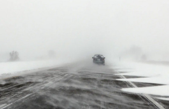 АВТОМАШИН НЬ ЦАСАНД СУУСНЫ УЛМААС ДӨРВӨН ИРГЭН АМИА АЛДЖЭЭ