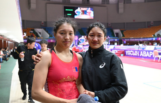 Б.Анударь чөлөөт бөхийн УАШТ-ий 59 кг-д анх удаа түрүүлэв