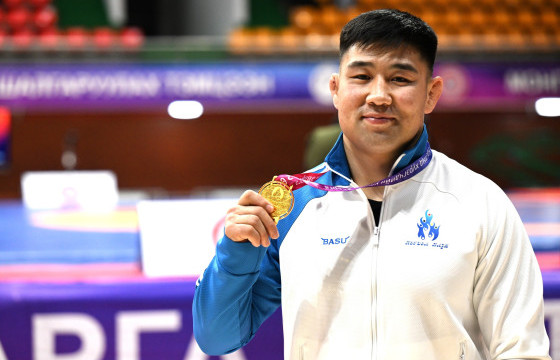 Г.Ганхуяг чөлөөт бөхийн УАШТ-ий  97 кг-д түрүүллээ