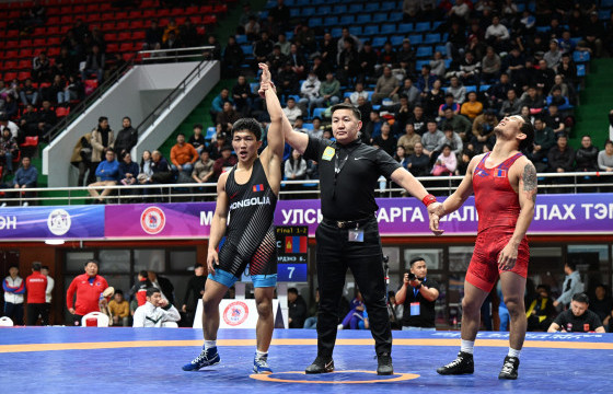 Б.Мөнх-Эрдэнэ  чөлөөт бөхийн 57 кг-д улсын аварга боллоо