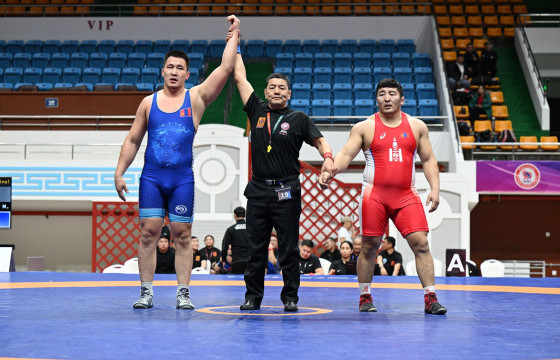 Аймгийн арслан М.Цэрэн улсын харцага Ш.Пүрэвгарьдыг яллаа