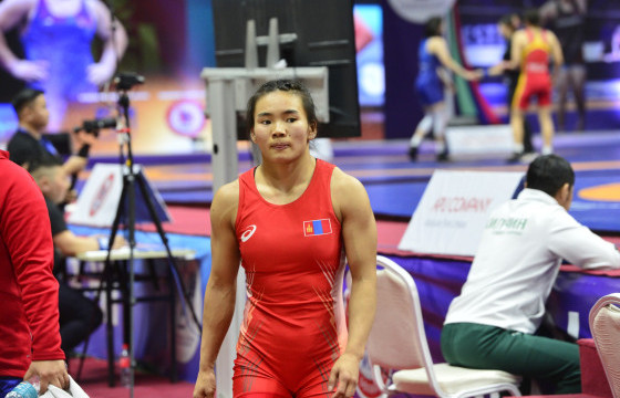 Б.Отгонтуяа, М.Дөлгөөн нар 55 кг-ын алтан медалийн төлөө хүч сорино