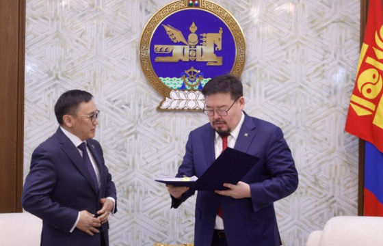 Цусны донорын тухай анхдагч хуулийн төслийг өргөн мэдүүлэв