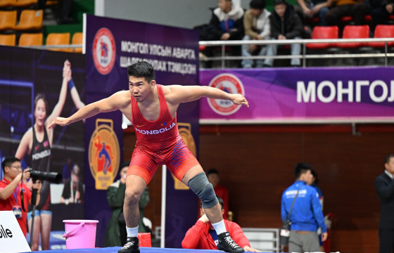 Б.Бат-Эрдэнэ, Н.Батбилгүүн нар 86 кг-ын алтын төлөө хүч сорино