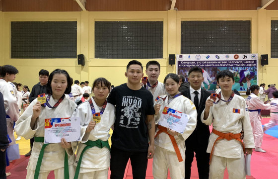 “Champions” клубийн хүүхдүүд кураш бөхийн улсын аваргад  амжилттай оролцлоо