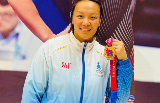 П.НОМИН-ЭРДЭНЭ: Эмээ намайг бөх болно гэж  бэлгэшээж ярьдаг байлаа