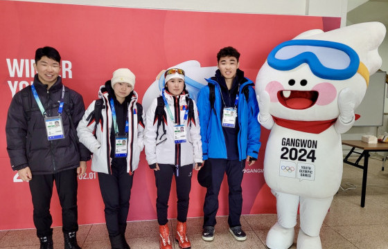 Гүйлтийн цанын тамирчид Олимпын хотхонд байрлаж, бэлтгэлдээ орлоо