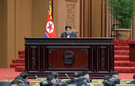 Ким Жон Ун Солонгосын хойгийг нэгтгэх амлалтаа цуцалж, Өмнөд Солонгосыг “гол дайсан” гэж зарлажээ