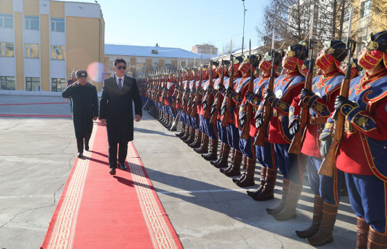 Монгол Улсын Ерөнхийлөгч зэвсэгт хүчний жанжин штаб болон цэргийн командлалд ажиллав