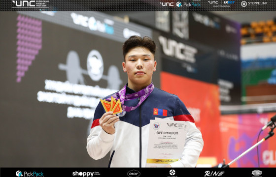 С.Цэнгүм залуучууд, насанд хүрэгчдийн дээд амжилтыг тогтоов