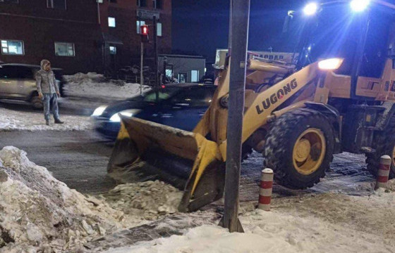 Хар цасыг хусаж арилгах ажил үргэлжилж байна