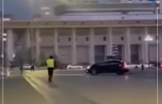 Сүхбаатарын талбайд автомашинтайгаа зорчсон жолоочийн согтолтын зэрэг 4.91 байжээ