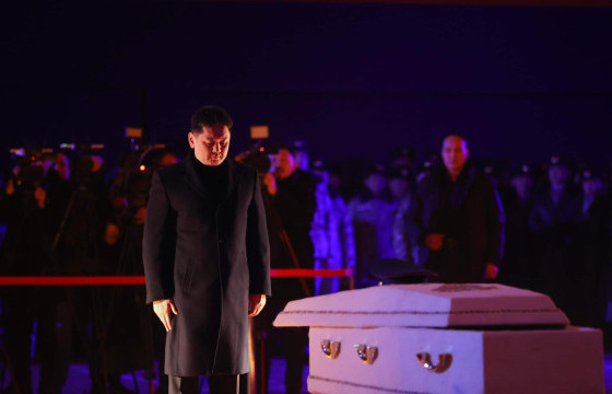 У.ХҮРЭЛСҮХ: Амиа алдсан алба хаагчдын ар гэрт хамгийн бага хүүхдийг нь 18 нас хүртэл цалин олгож, гэр бүлд нь гурван өрөө байр өгдөг байх хуулийн төсөл өргөн барина